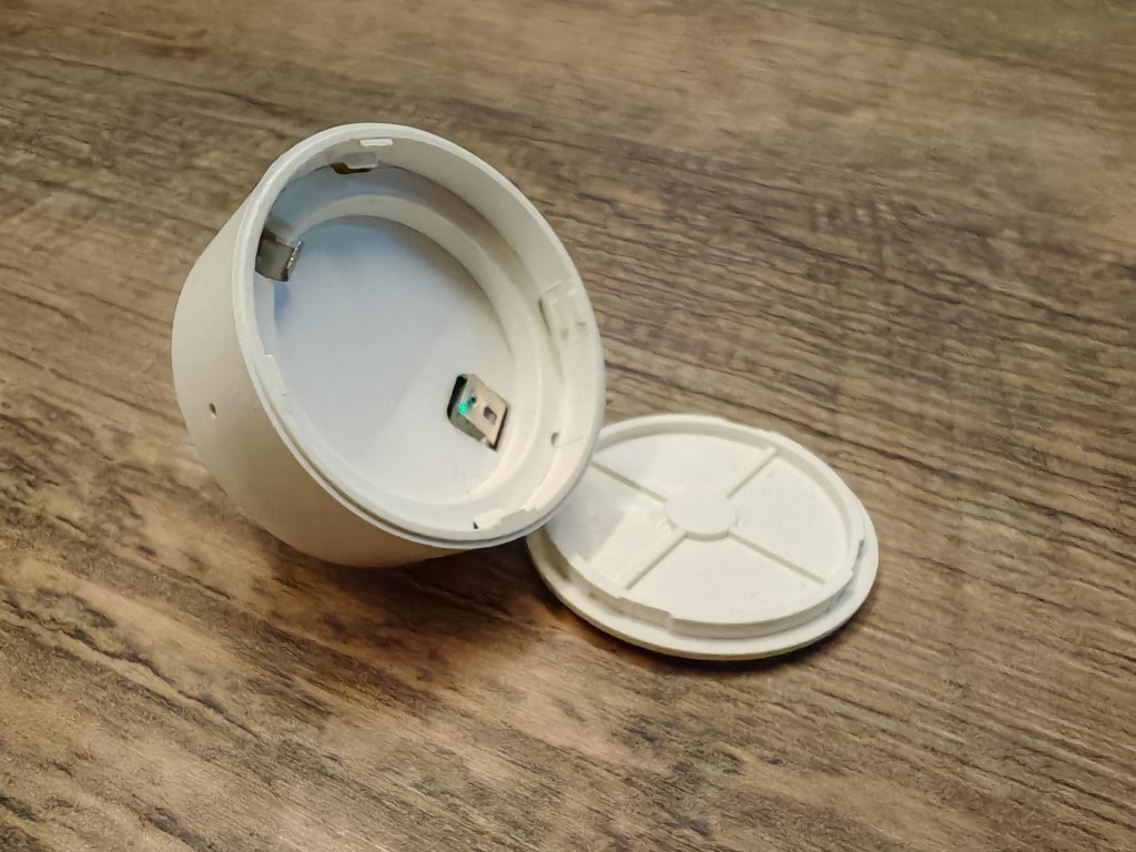 Rückseite des Tuya ZG-204ZL