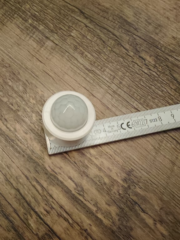 Längenvergleich des Tuya ZG-204ZL