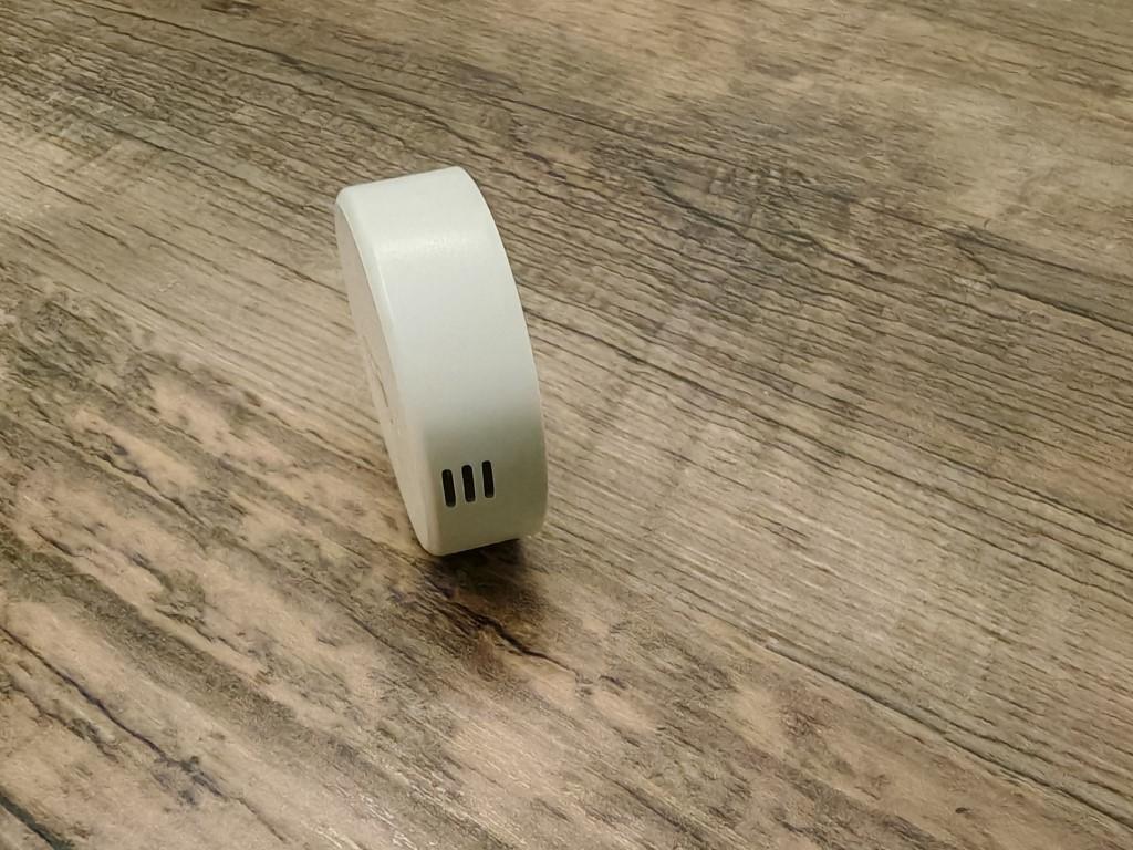 Tuya Temperatursensor TH02Z Seitenansicht